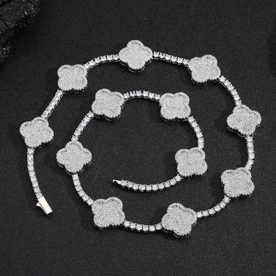 Fashionable Four-Leaf Clover Diamond Necklace